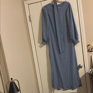 Elegant Blue Long-Sleeve Dress